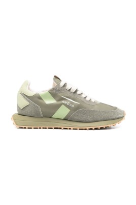 gronne-sneakers-med-lug-sal