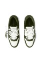 white-sneaker-with-arrows-motif