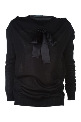 black-sweater-for-stylish-look