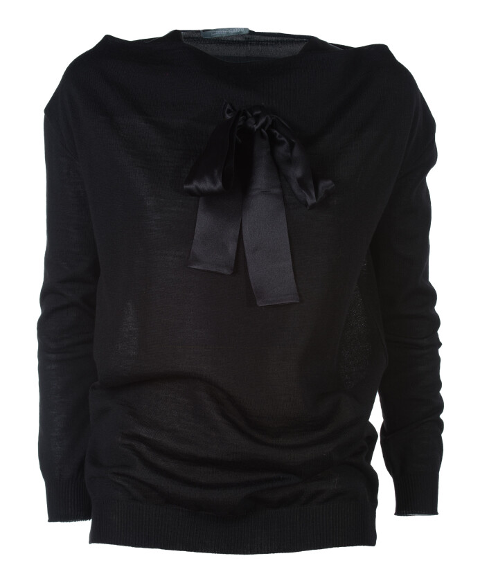 pull-noir-pour-un-look-elegant