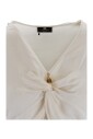 blouse-a-col-en-v-avec-detail-unique
