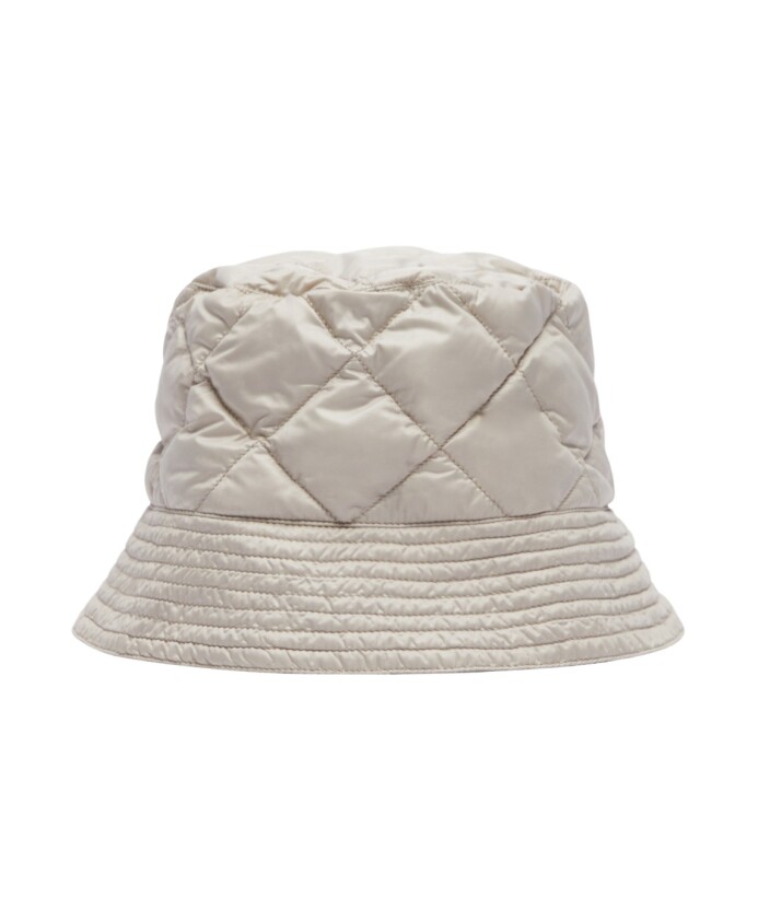 chapeau-matelasse-en-nylon