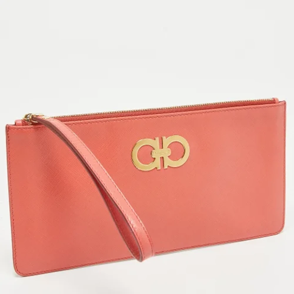 Salvatore Ferragamo Pre-owned Leather clutches Orange Dames