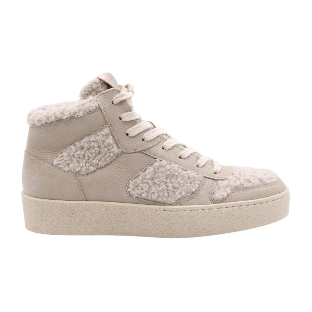 Paul Poolzee Sneaker voor een stijlvolle uitstraling Dames Schoenen Beige