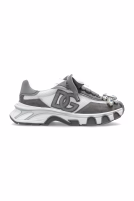 chaussures-de-sport-avec-appliques-scintillants