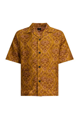 yellow-camp-collar-shirt-with-papillon-illustration