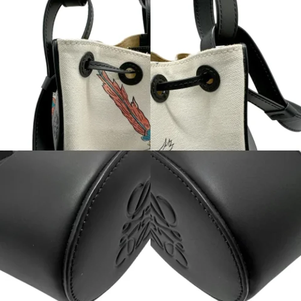 Loewe Pre-owned Canvas handbags White Dames