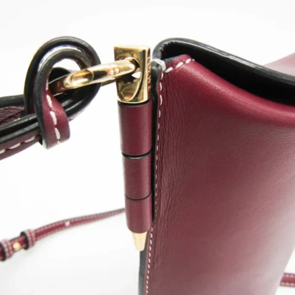 Loewe Pre-owned Leather shoulder-bags Red Dames