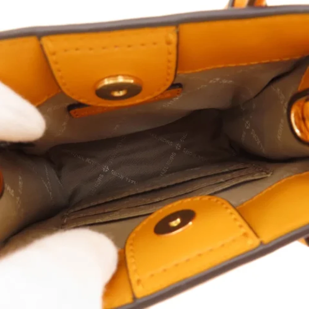 Michael Kors Pre-owned Fabric totes Yellow Dames