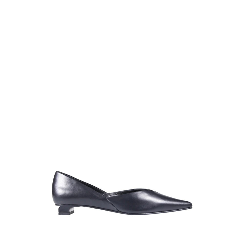 Ami Paris Zwarte puntige platte schoenen Black Dames