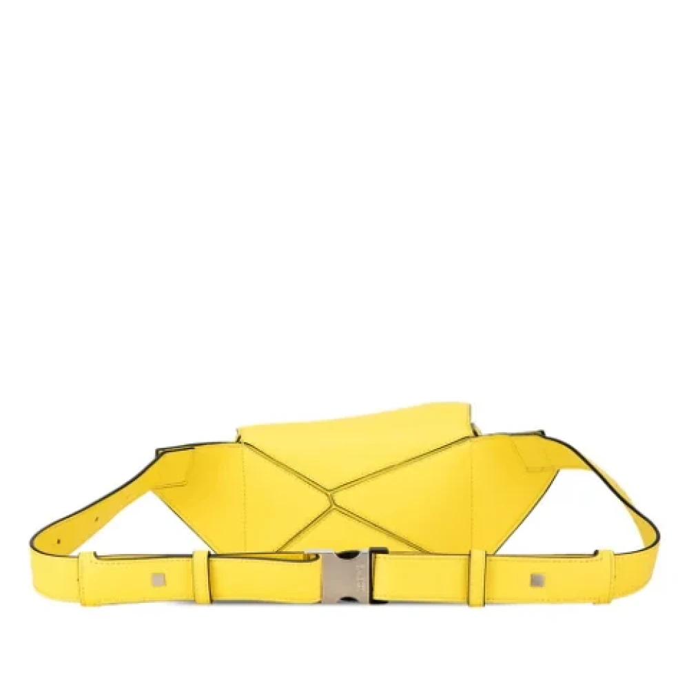 Loewe Pre-owned Leather shoulder-bags Yellow Dames