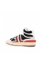 baskets-montantes-avec-details-en-daim
