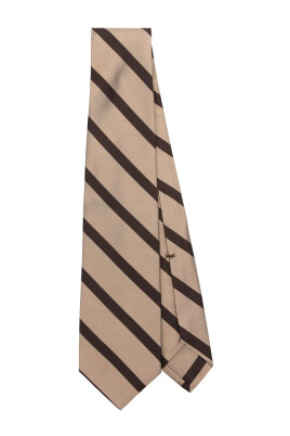diagonal-stripe-pattern-pointed-tip-tie