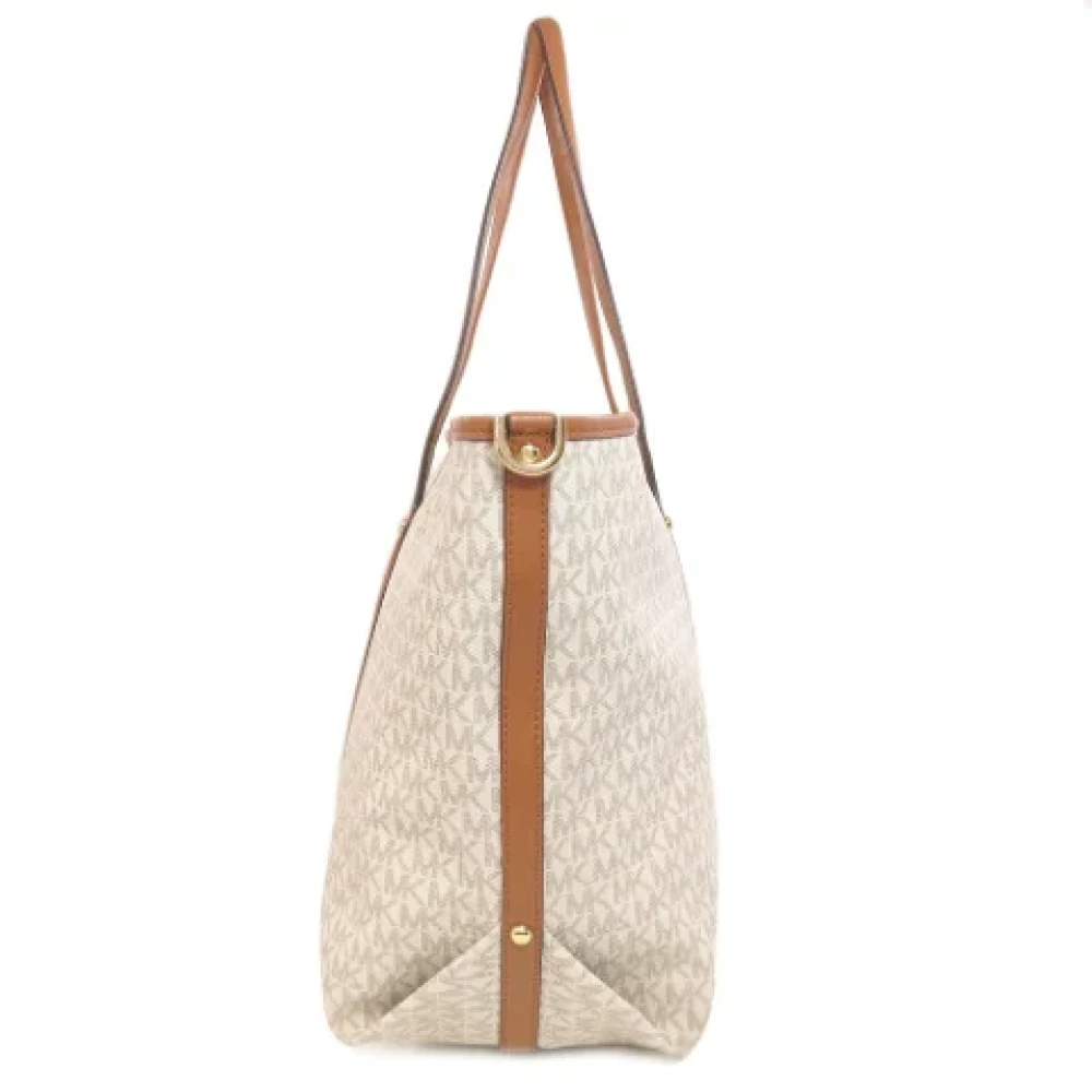 Michael Kors Pre-owned Fabric handbags Beige Dames