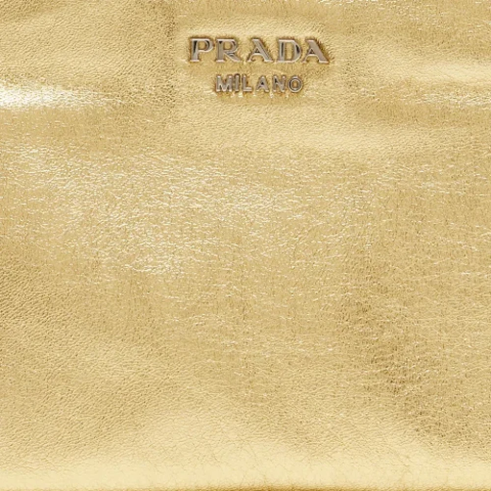 Prada Vintage Pre-owned Leather clutches Yellow Dames