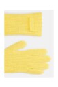 gants-en-tricot-de-mohair-jaune