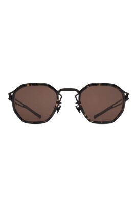 black-sunglasses-stylish-womens-accessories