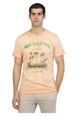 printed-t-shirt-for-stylish-look