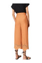 bruine-hazel-cropped-broek-met-sangallo-details