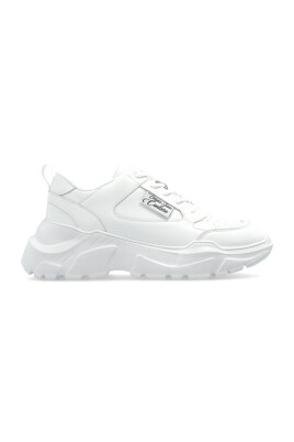sports-shoes-with-logo