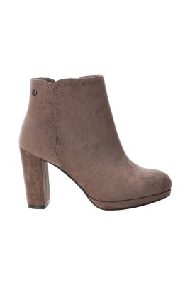 beige-heeled-dress-boots-for-women