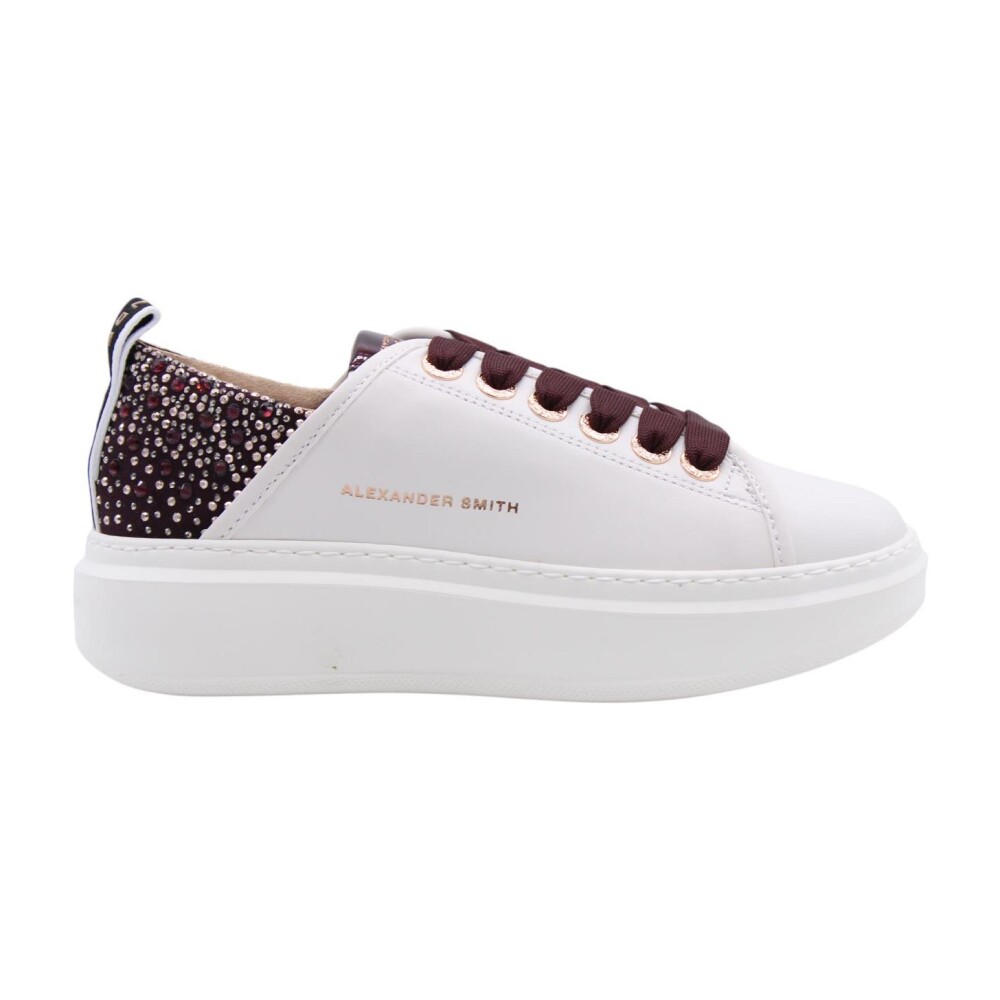 Shop fashion from Alexander Smith online at Miinto