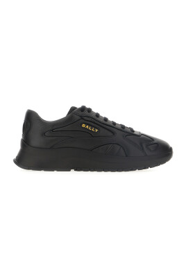 stylish-sneakers-for-everyday-wear