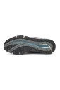 sneakers-noires-fabriquees-en-angleterre