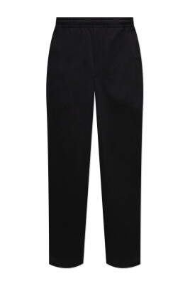 loose-fitting-trousers