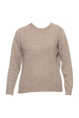stylish-knitwear-for-beach-days