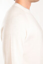 pull-en-maille-a-cotes-contrastees