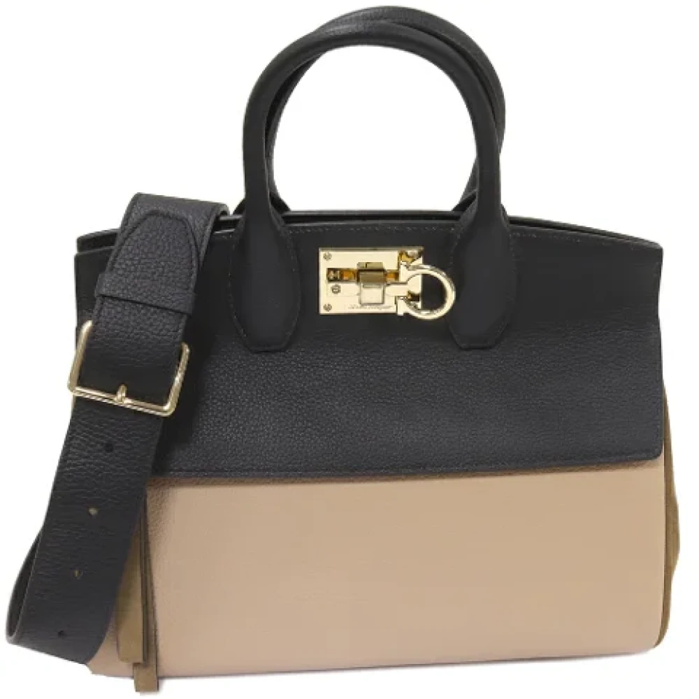 Salvatore Ferragamo Pre-owned Leather handbags Black Dames