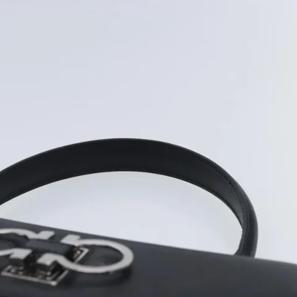 Salvatore Ferragamo Pre-owned Leather handbags Black Dames