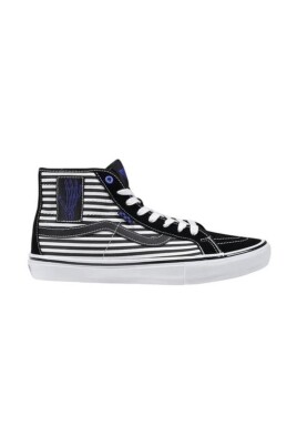 black-and-white-leather-sneakers