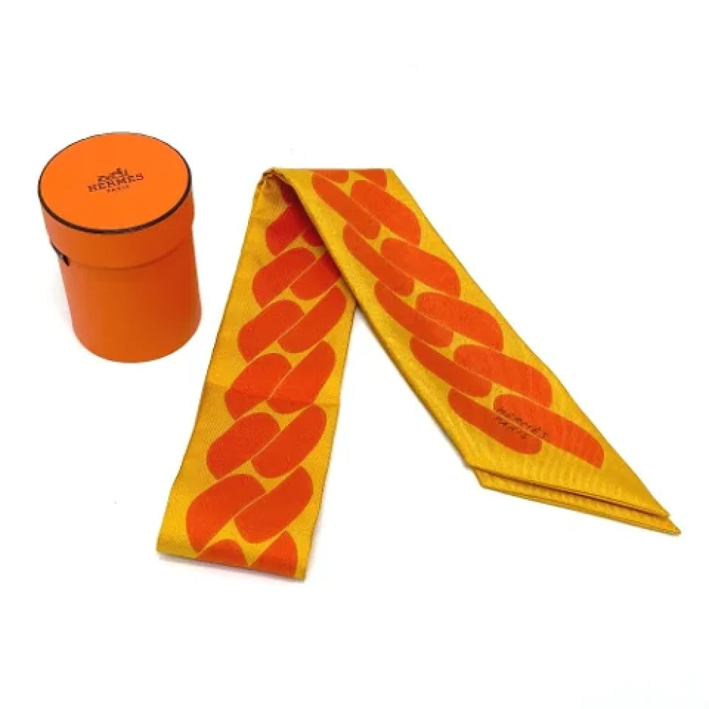 Hermès Vintage Pre-owned Silk scarves Orange Dames