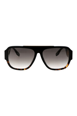 lunettes-de-soleil-elegantes-pour-une-journee-ensoleillee