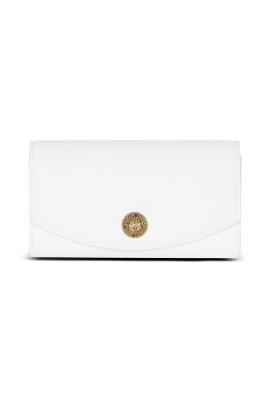 pochette-embleme-en-cuir-de-veau-graine