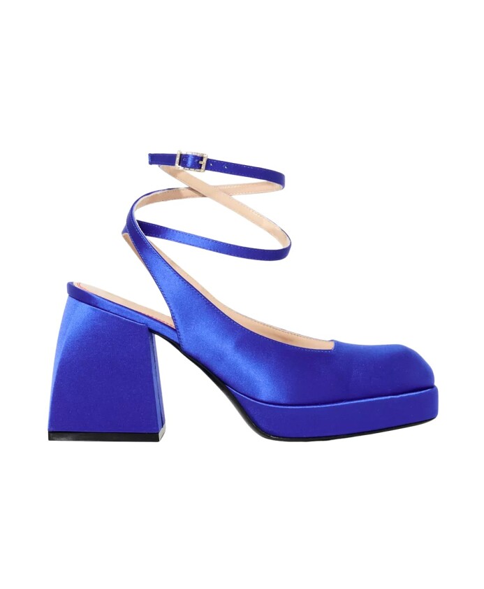 escarpins-bleus-a-bout-carre