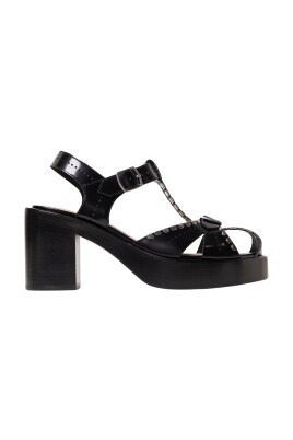 studded-platform-sandals-elegant-style
