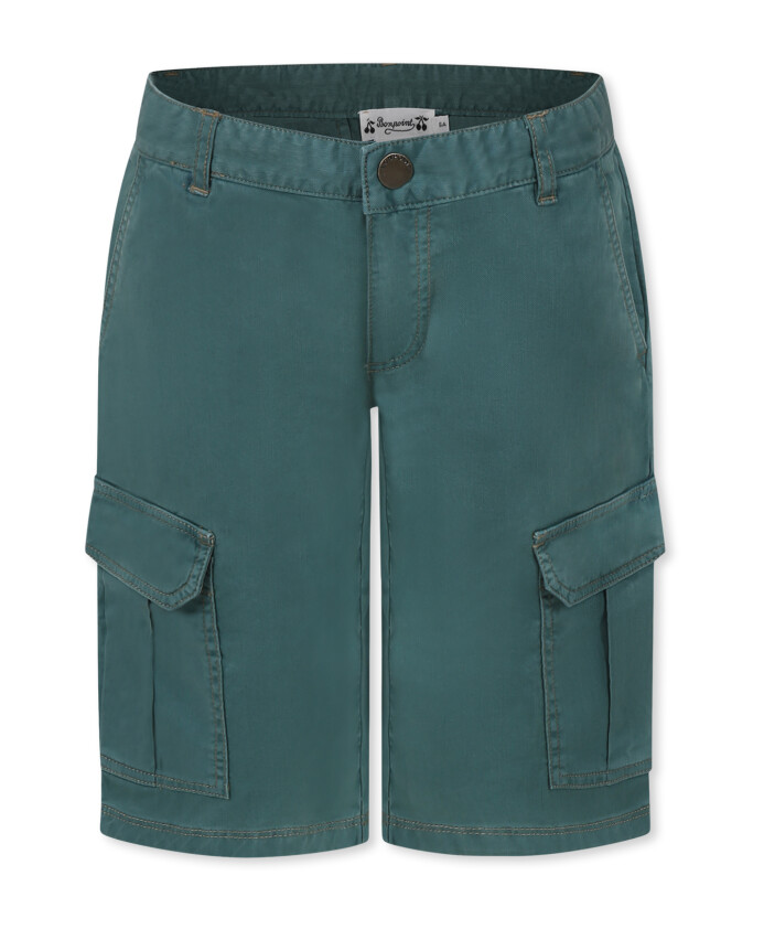 green-casual-shorts-with-cargo-pockets