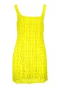 robe-jaune-sans-manches-col-carre