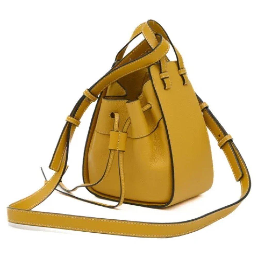 Loewe Pre-owned Leather shoulder-bags Yellow Dames