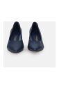 escarpins-a-talon-bleu-pour-un-look-glamour
