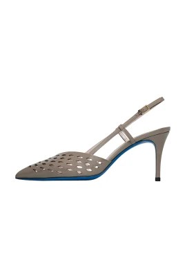 Slingback i lera med cut-out detaljer