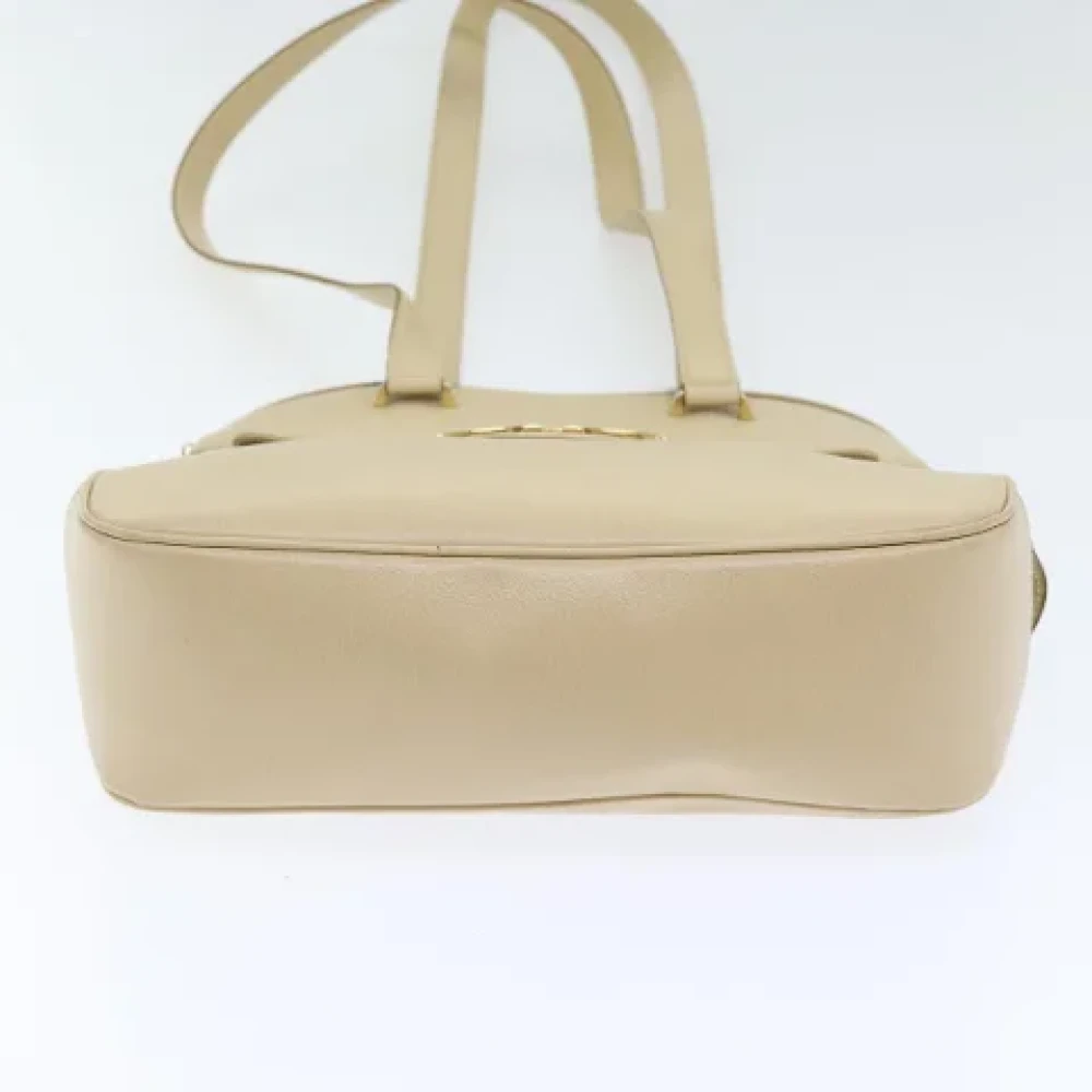Salvatore Ferragamo Pre-owned Leather shoulder-bags Beige Dames