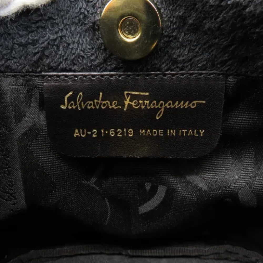 Salvatore Ferragamo Pre-owned Fabric handbags Black Dames