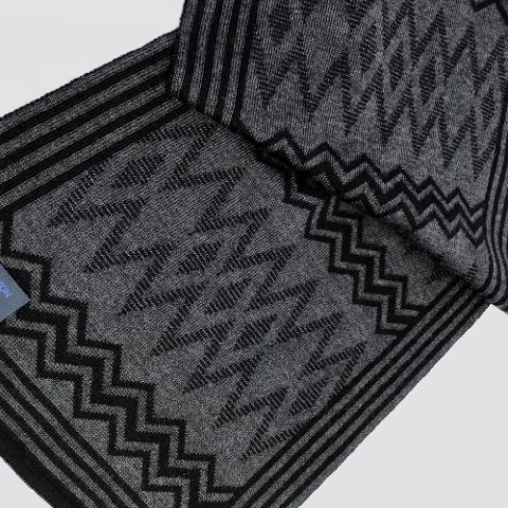 Louis Vuitton Vintage Pre-owned Wool scarves Black Dames