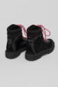 boots-a-lacets