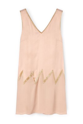 broderad-klanning-i-viskos-satin