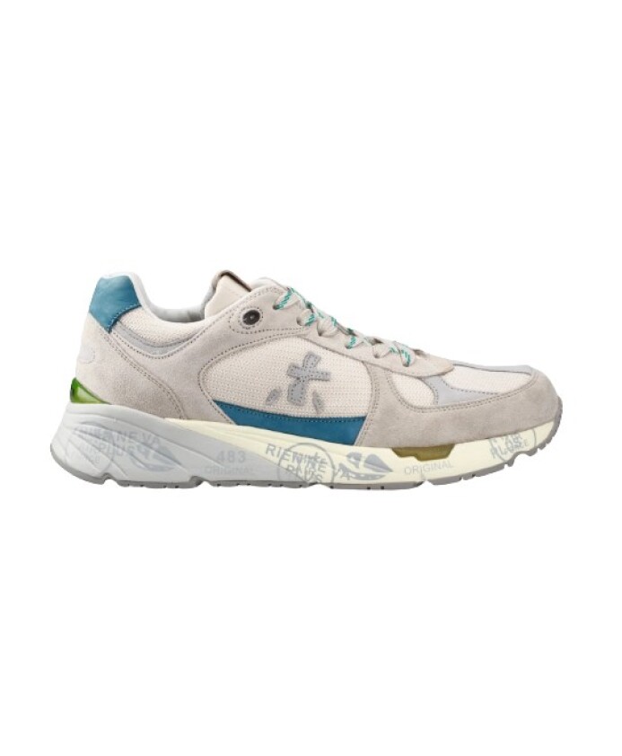 white-sneakers-nineties-style